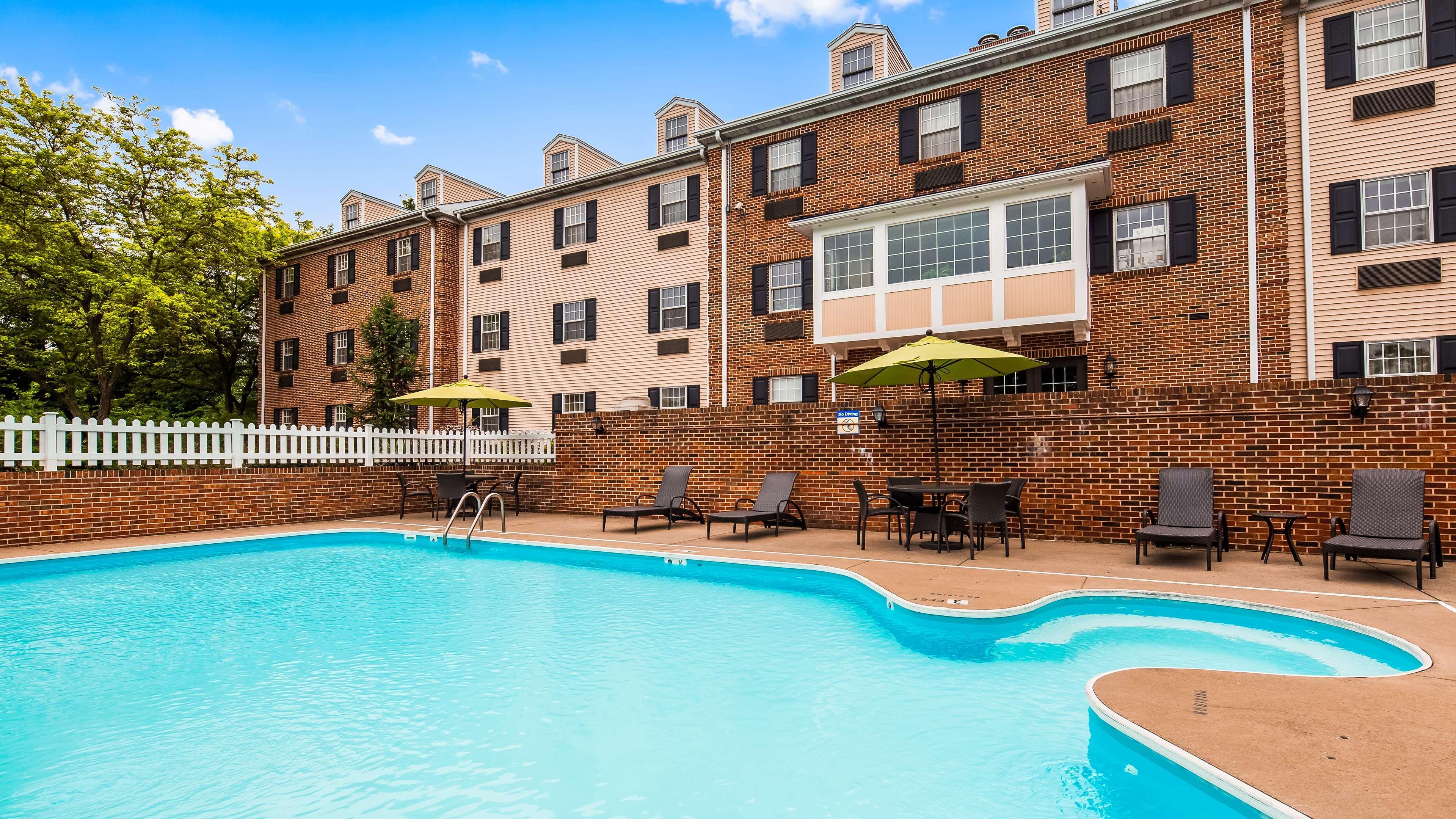 Best Western Plus Country Cupboard Inn Lewisburg Exterior photo