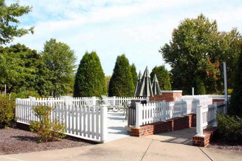 Best Western Plus Country Cupboard Inn Lewisburg Exterior photo